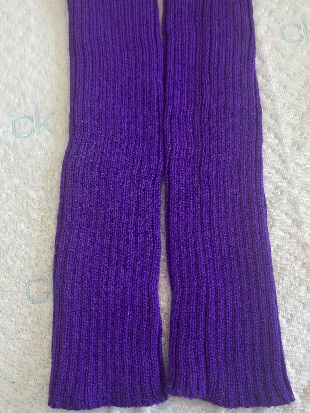 Stylish knitted leg warmers: over-the-knee length, 5 pairs.